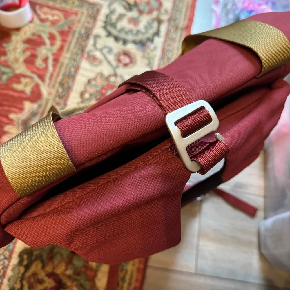 Osprey Arcane Tote Pack Burgundy Red Backpack Shoulder Bag‎ Laptop Sleeve Tote
